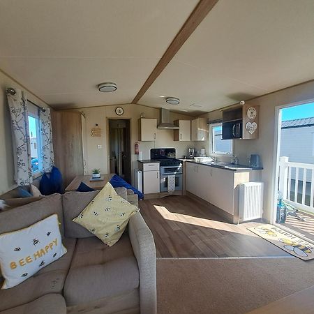 N & V Caravan Sand Le Mere Tunstall  Exterior photo