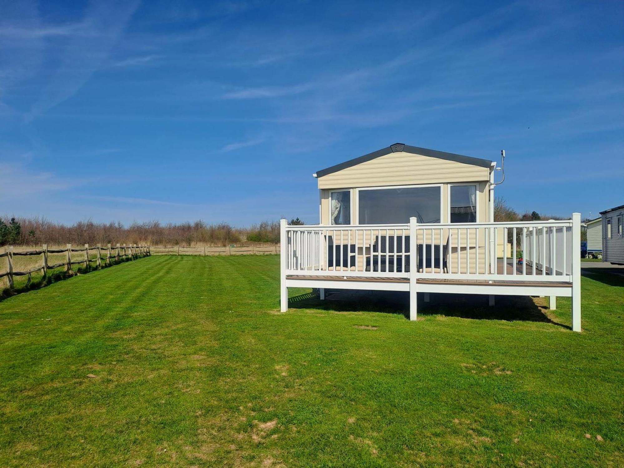 N & V Caravan Sand Le Mere Tunstall  Exterior photo